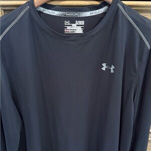 Under Armour Men's Long Sleeve Lightweight Workout/Running Shirt. Size XL
